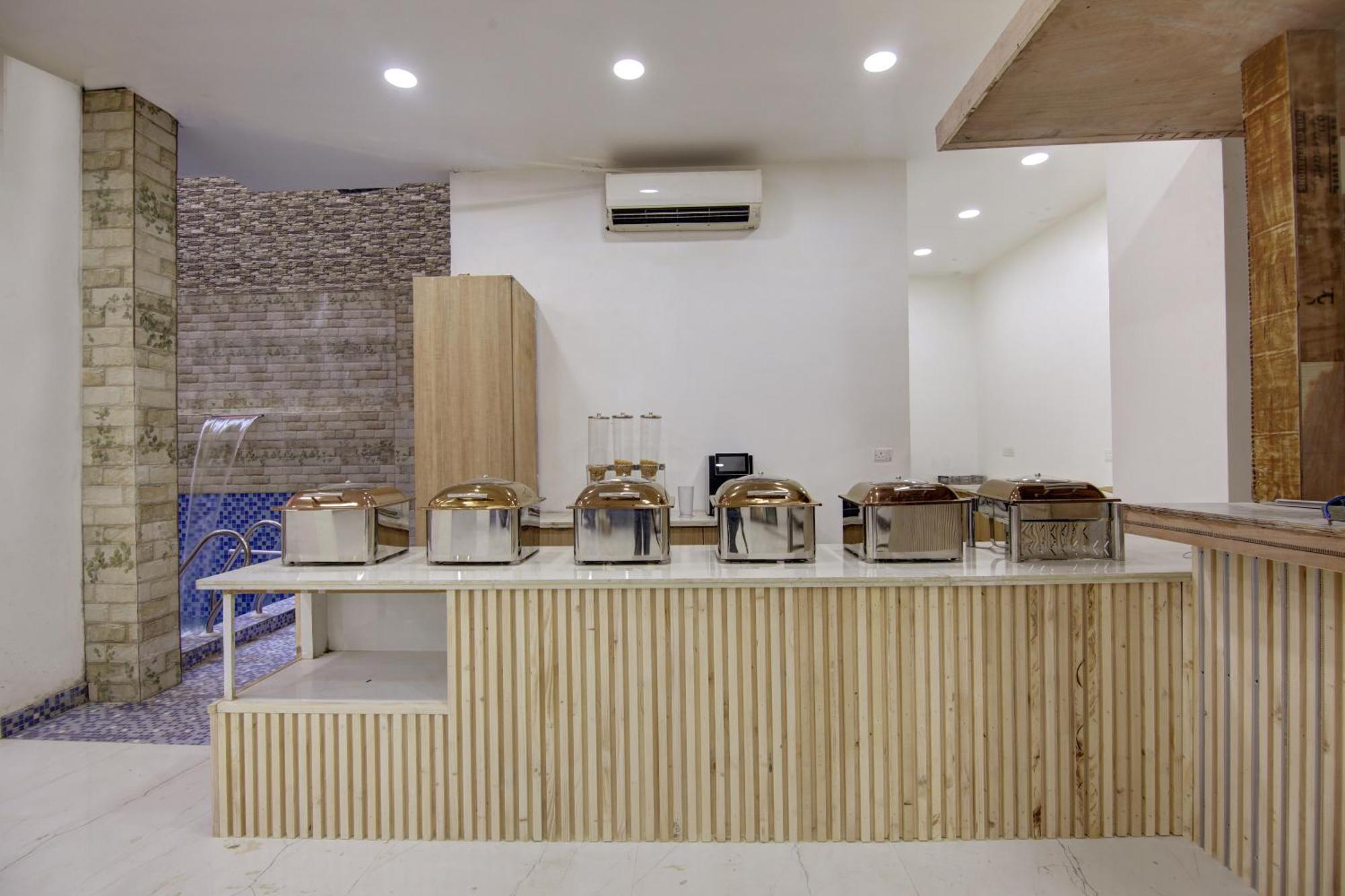 Anandam Club House Aparthotel Gurgaon Eksteriør bilde