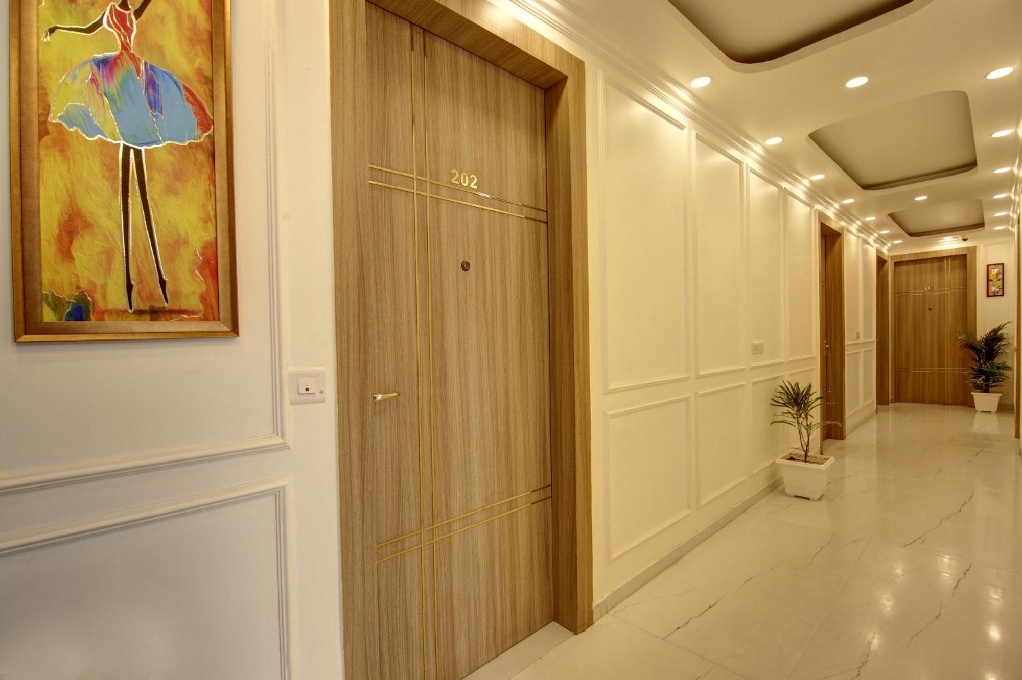 Anandam Club House Aparthotel Gurgaon Eksteriør bilde
