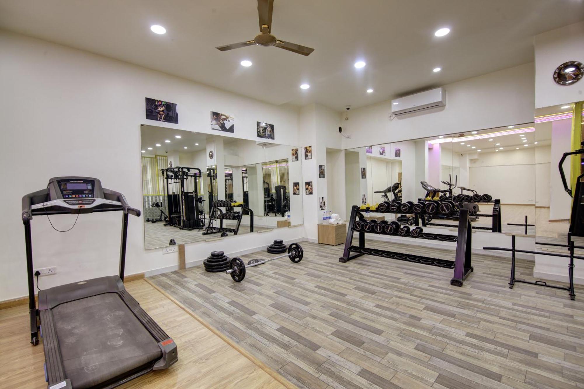 Anandam Club House Aparthotel Gurgaon Eksteriør bilde